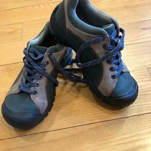 Vintage Keen runners, size 6 EU 36